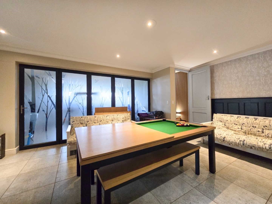 5 Bedroom Property for Sale in Stilbaai Oos Western Cape